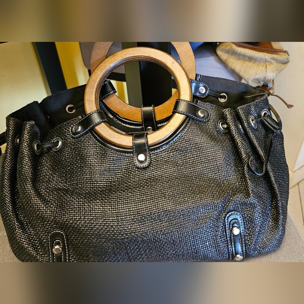 Straw purses with wood round handles